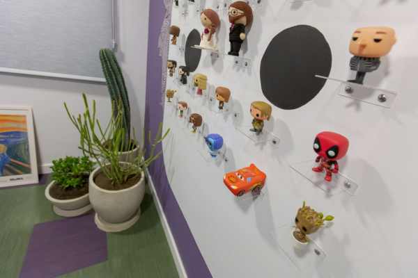 Geek-Decor-A-Fantasy-World-in-Your-Little-Gamers-Room